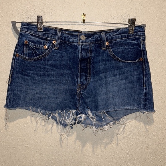 Levi's Women's 32317-0038 501 Short Short, Color:Blue (Echo Park 0038) Size: W29 - Picture 5 of 14